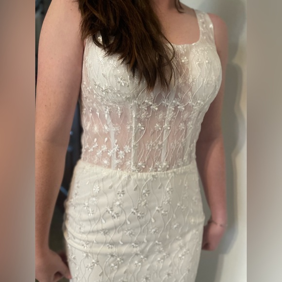 Wedding / Prom Dress - Picture 5 of 6